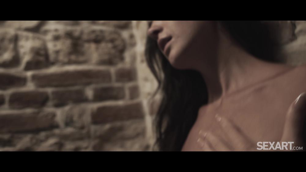 Sexart.22.10.02.Zuzu.Sweet.Get.Loose.4K