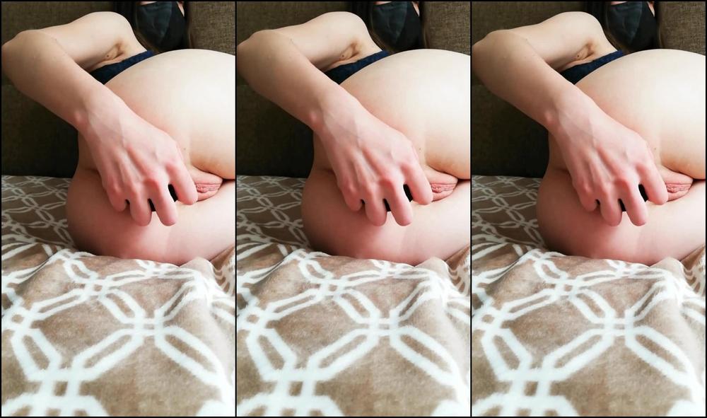 My hole gets a hard Fisting and a big plug