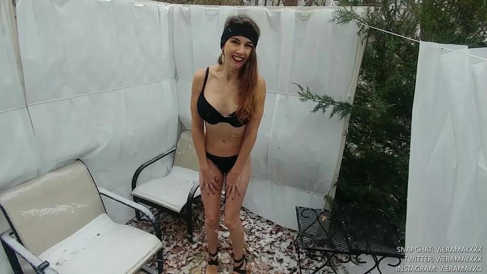 Vieramayxxx Shivering Outisde Freezing Cold Snow Manyvids