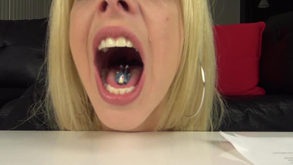 Roxieraefetish Roxie Lets Little Bill In Her Mouth