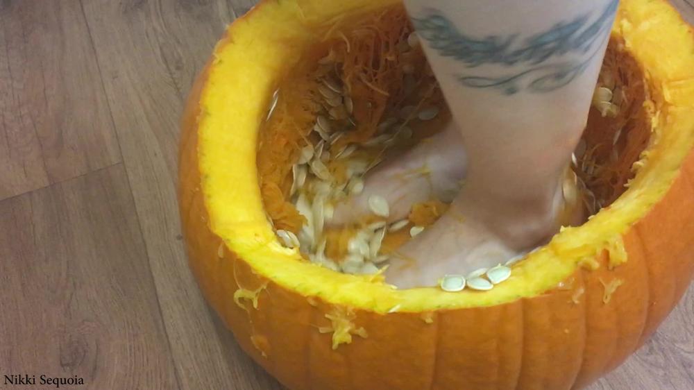 Nikki Sequoia Pumpkin Feet