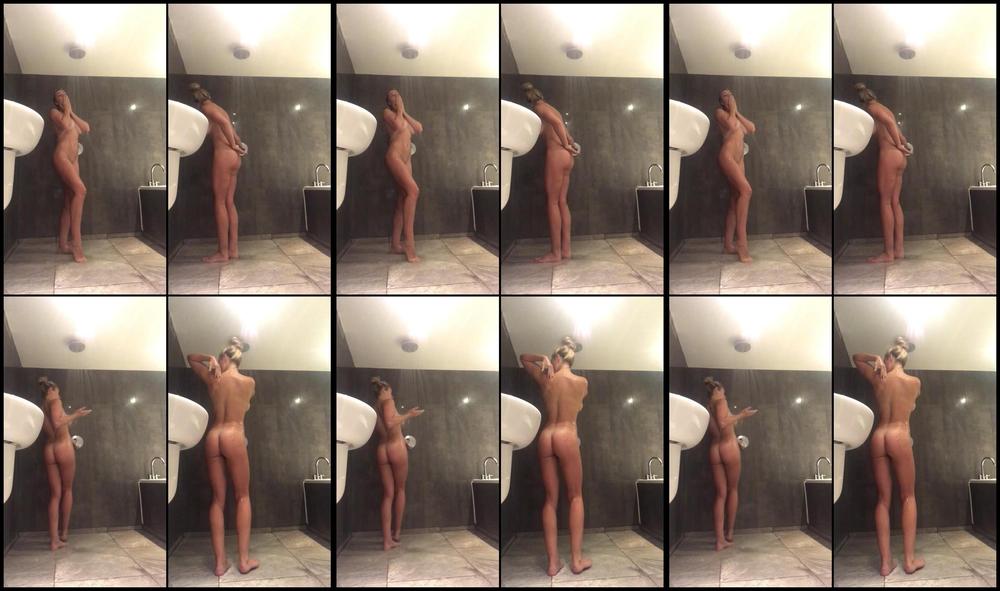 Rosabrighid 02 09 2018 13002404 Just Me Enjoying The Wetroom Abit Too Much Shaving And Lathering Myself Up In Essentia