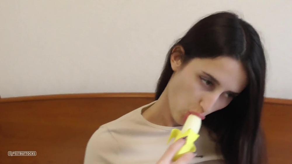 Photographer cum on my face after photoshoot