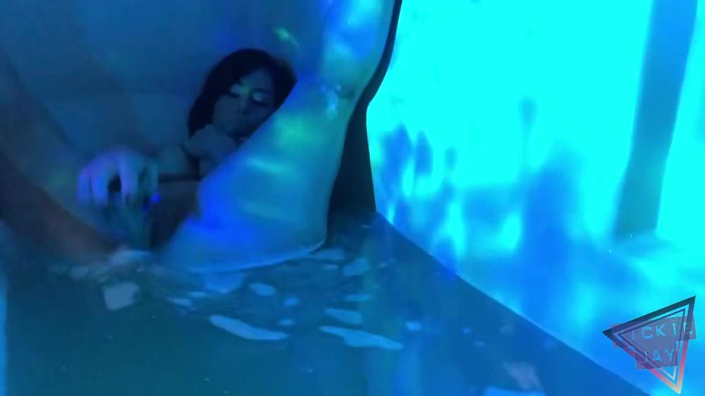 Thevickiejay.19.01.20.Tentacle.Tag.Team.720P