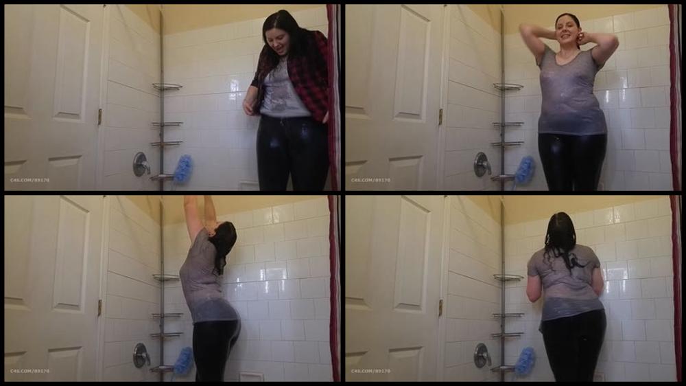 Booty4U Showering In My Clothes