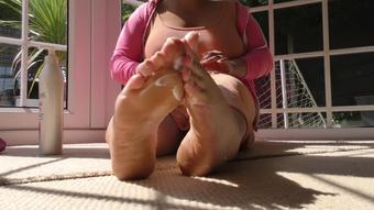 MY FEET WANTS YOUR CUM - May 15, 2018