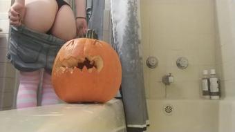 Lilredvelvet Peeing In A Pumpkin