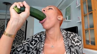 Aubergine and zuccinini mouth stretch - December 08, 2021