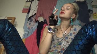 Friend to Ashtray DOMINATRIX