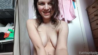 Giantess Jerks You Off