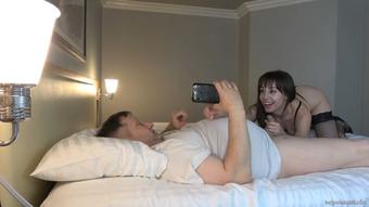 Sexy Babe Jenna Noelle Fucks Older Guy