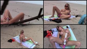 Minibarbieexxx Mini Barbie Public Beach Toy Show