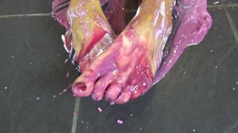 Frankieandlucyx_Messy-Sploshing-Dildo-Fuck-Part-1-2016-05-28