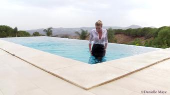 HOT Secretary Takes A Swim 4K - October 18, 2015