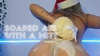 Soaping my Booty using a Car Mitt - Dec 5, 2021