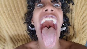 Horny Giantess pussy crush n vore - July 28, 2023