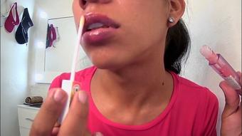 i play with my juicy lipstick