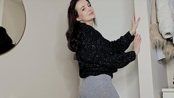 Grey leggings blue panties wetting peeing - October 16, 2023