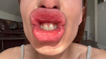 Close Up Lips n Spit - Jun 29, 2023