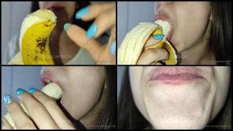 Giuliapeachxx 25 05 2021 2118483095 Giulia Peach Eats A Banana In Today X27 S Video I Decided To Record Myself Ea