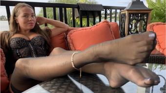 Anna May's Juicy Bootie, Soles & Hose - Aug 30, 2021