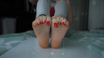 Cummy Feet Play - Red Nails - January 26, 2020