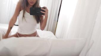 2020-02-03 [Watch4Beauty] In Bed With Camila