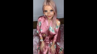 Goddess body worship in silk
