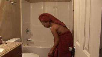 Shower 2 720P