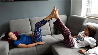 Huge And Tiny Feet Compared 1080P
