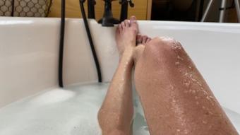 Buddahsplayground Joi Foot Job In Bubble Bath