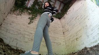Grey leggings walk wetting - May 22, 2019