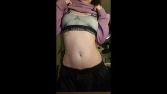 Skarlet Luvya Sexy Snapchat Strip Tease Show