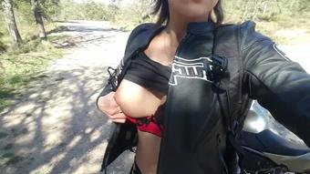 2017.03.17 French Teen Motorcycle Exhibition Motarde Francaise Montre Ses Seins