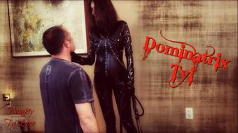 Dominatrix Tyi