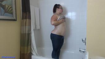SHowering in Jeans - November 02, 2015