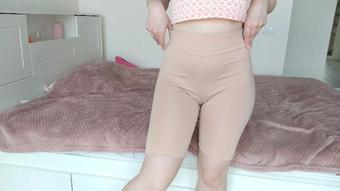 Camel toe teasing - June 09, 2022
