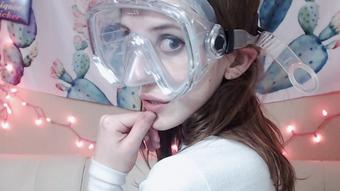 Fetish Model Melody: WEARS SCUBA GEAR