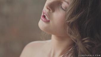 [21Naturals.Com] Hours