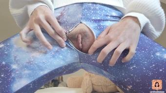 GIRL RIPPING APART HER YOGA PANTS - RIPTHATBITCH - CANDICE DELAWARE