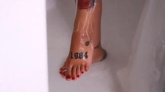 Candid Foot Fetish in shower