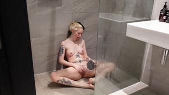 Spying on alt girl in the shower