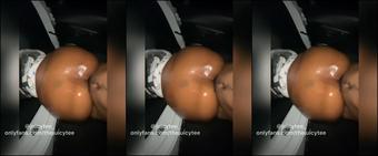 Jumbo Booty Ebony fucks Tinder Date in Public