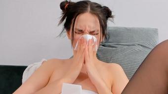 Teen sneeze hard from allergy - Jan 29, 2023
