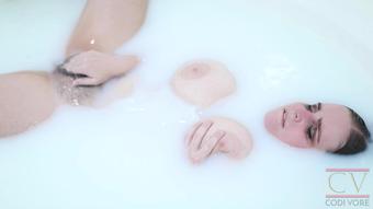 [Manyvids]Codi-Vore-Cream-Squirting-Ritual-Of-The-Succubus-2020-01-31_Nn45Ua