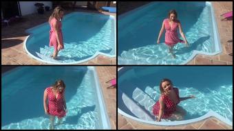 Penny Lee Clothed Dip In The Pool Manyvids