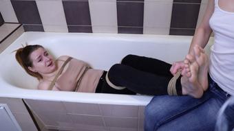 Maniac Trap: Torment in the Bathroom - November 02, 2020
