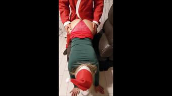 Santa's old pig, has a quickie before leaving the presents..XXXMAS
