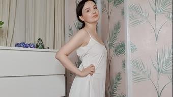 Bridesmaid dress wetting peeing - October 01, 2021