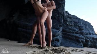 Follow Me and Fuck Me on a Public Beach - Amateur Couple 4k